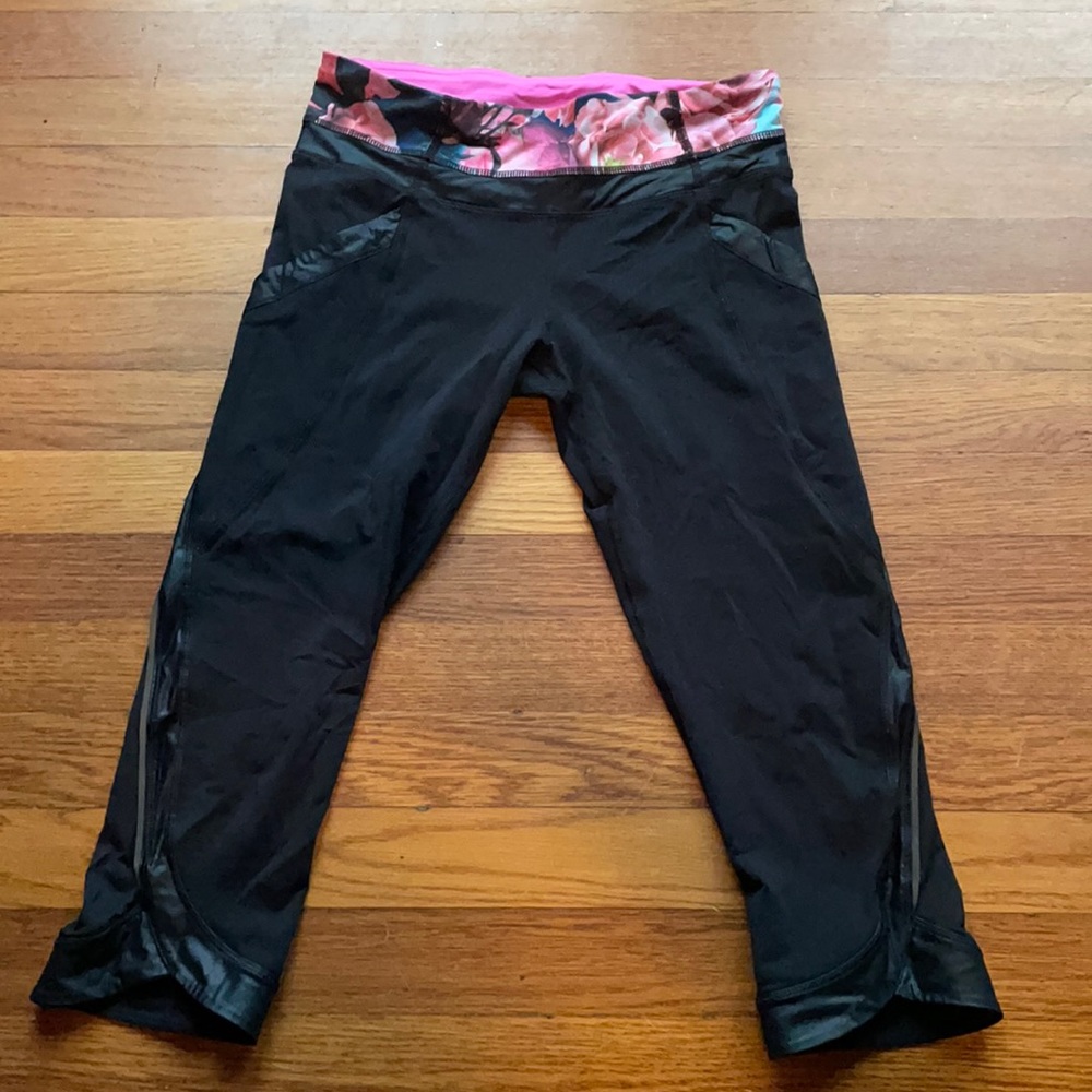 Lululemon Floral Waistband Cropped Leggings